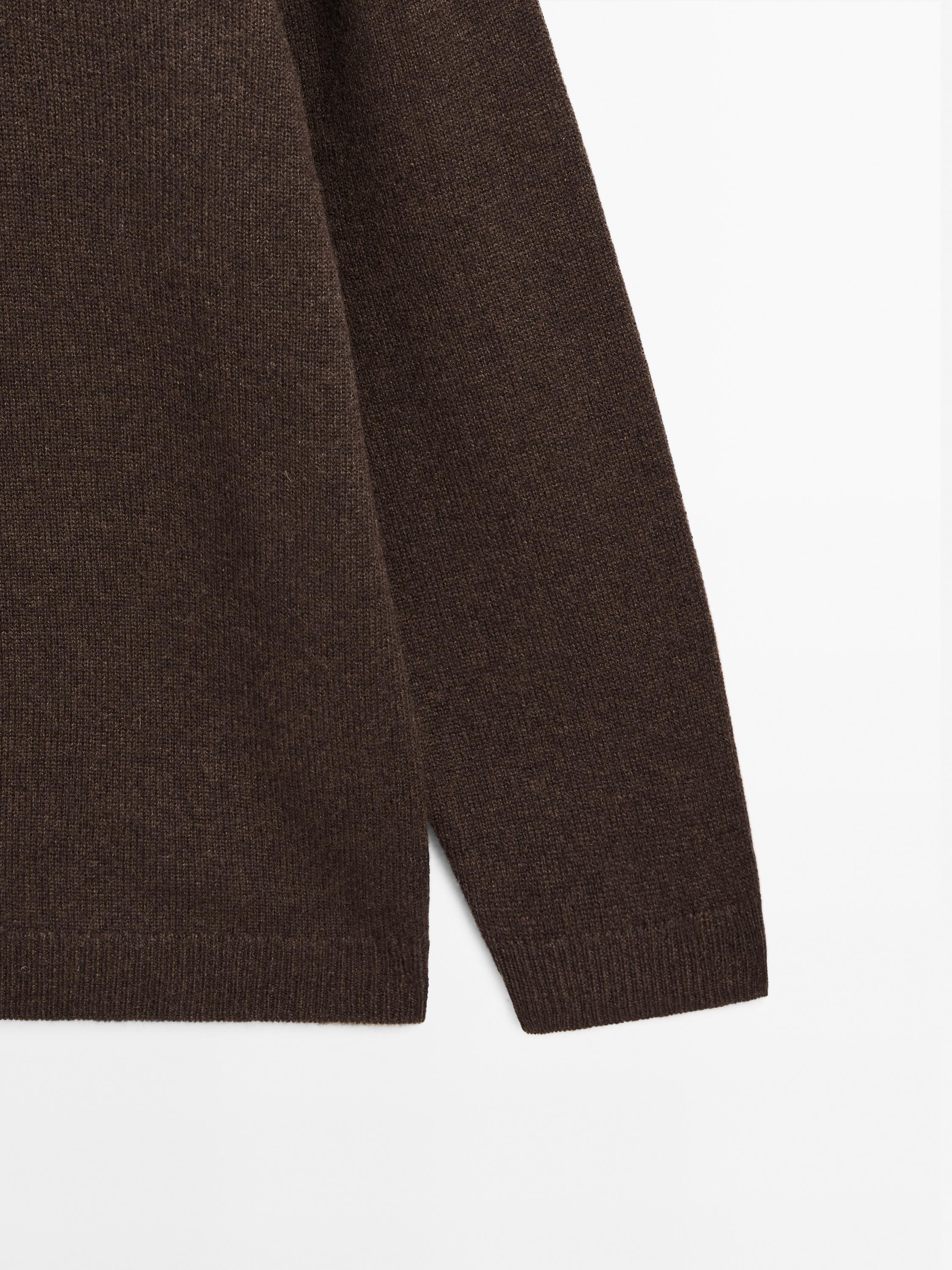 Oversize cashmere V-neck sweater